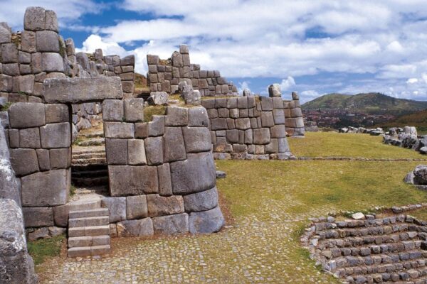 Sacsayhuaman: Ruins of a Magnificent Inca Fortress