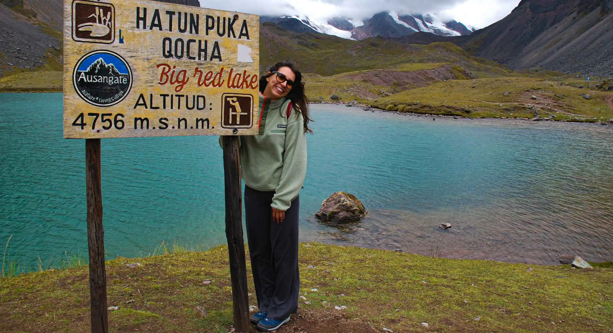 7 Ausangate Lakes turquoise glacial lakes hike in the Andes