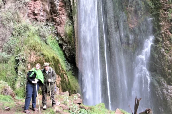 Perolniyoc Waterfall Hike